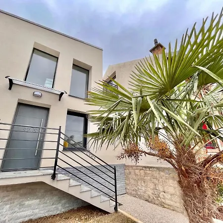 Duplex Design 6p - Acces Jardin Et Parking Gratuit بيت للعطل مالاكوف